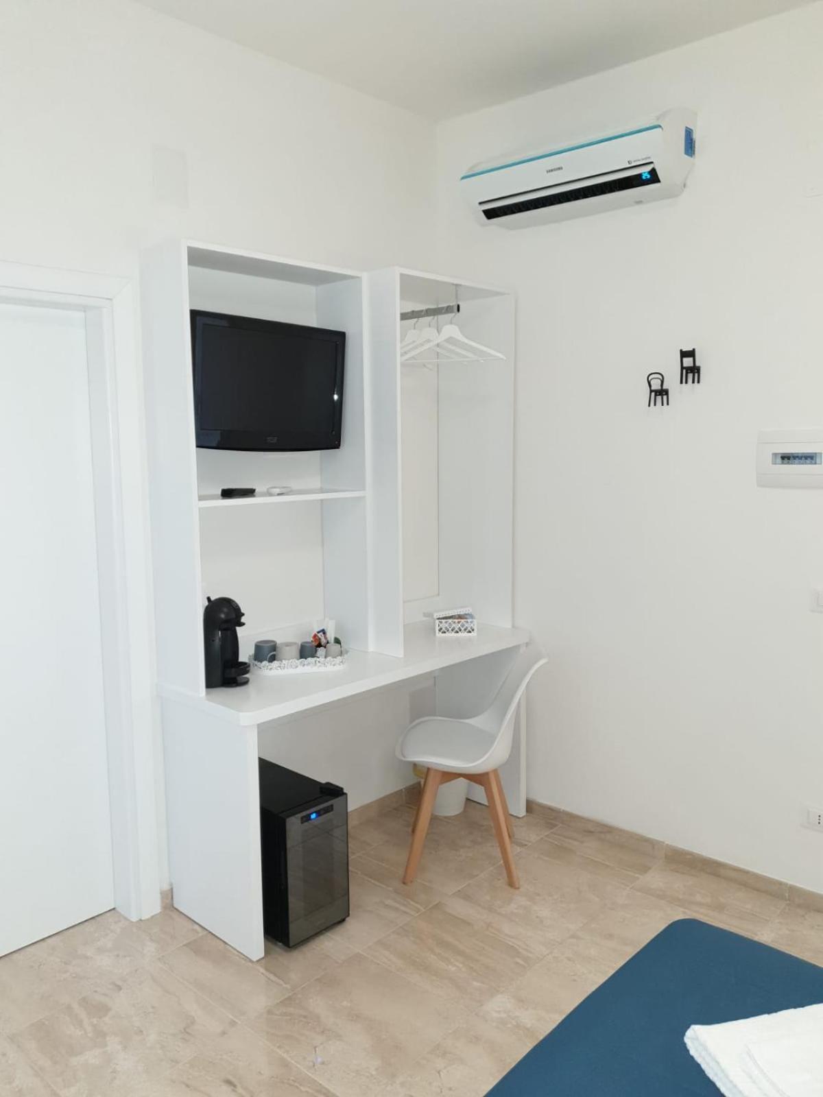 Porta Marina Guest Rooms Scalea Exterior foto
